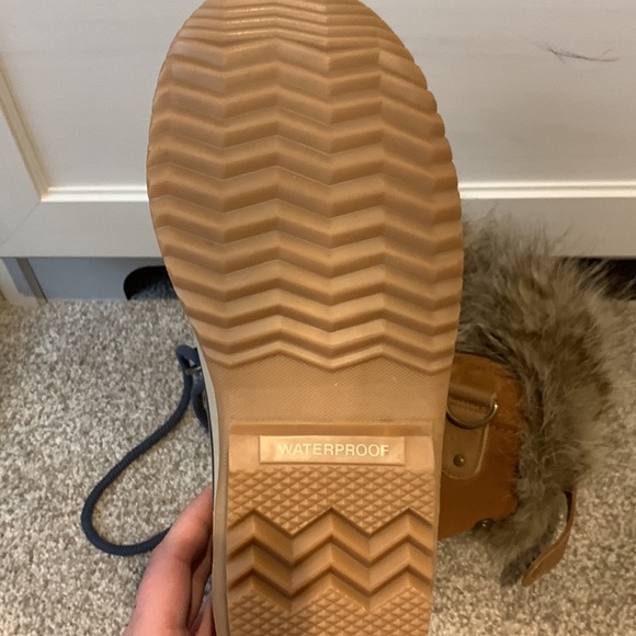 Sorel Boots - Picture 4 of 10